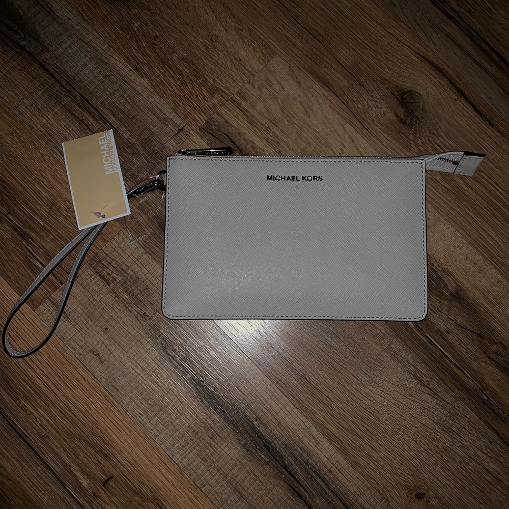 NWT Micheal Kors Wristlet